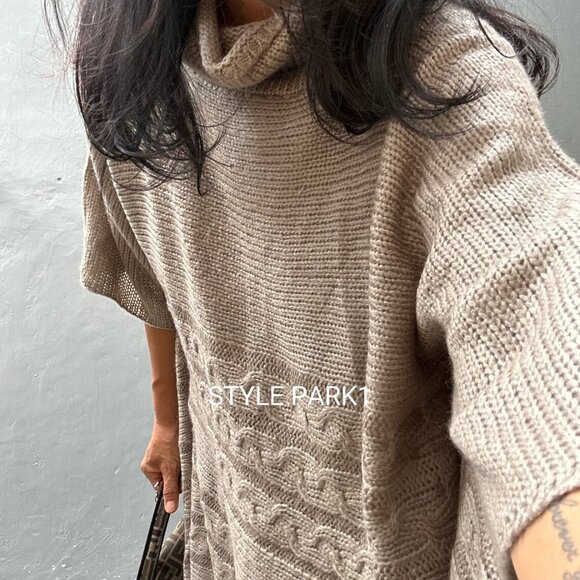 STYLE PARK PONCHO STYLE SWEATER - ONE SIZE - CHIC PORTLAND GRAY - Picture 2 of 8